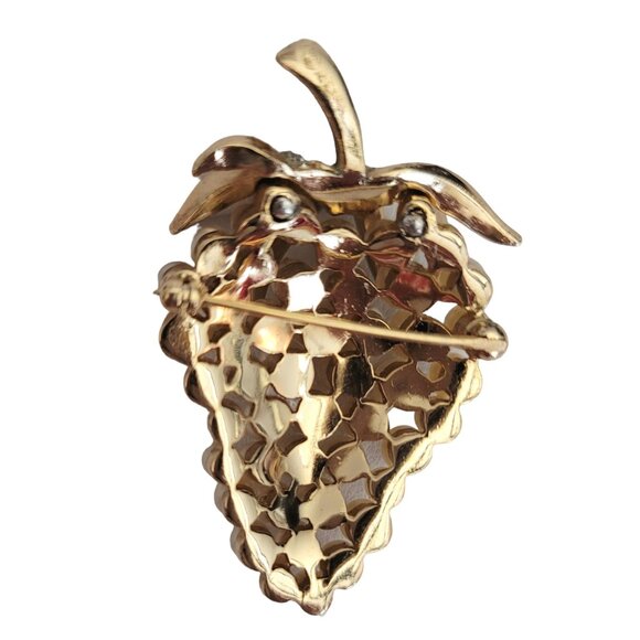 Trifari Gold Tone Clear Rhinestone Faux Pearl Grape Cluster Brooch, Signed M540 - Picture 3 of 6